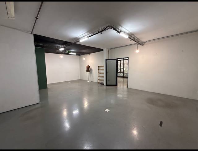 92M² OFFICE TO LET IN GREENSIDE